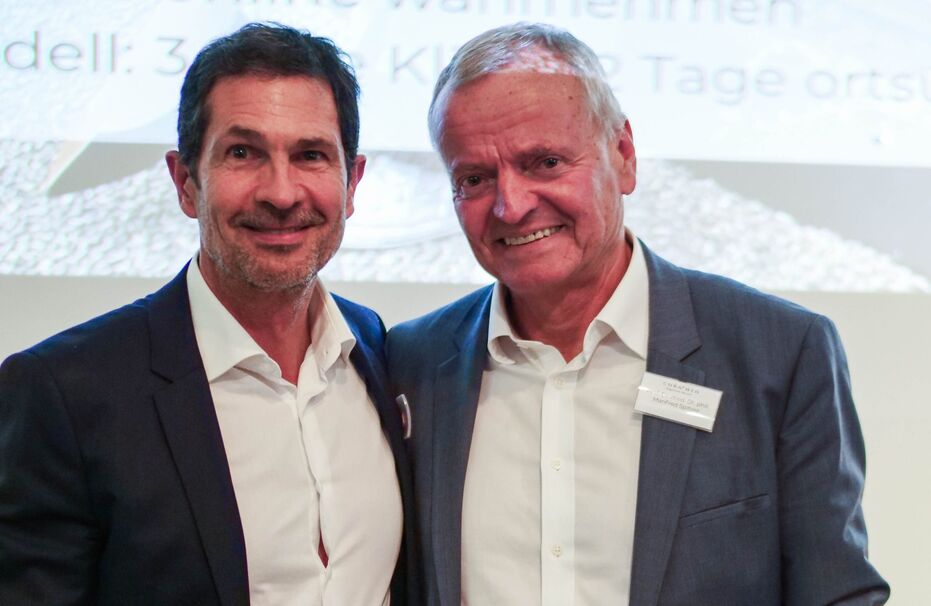 Medizin trifft Zukunft: Prof. Spitzer begeistert bei der CuraMed Tagesklinik Neu-Ulm