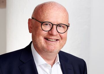 Prof. Dr. med. Frank-Gerald B. Pajonk (Medizinischen Berater der Geschäftsführung)